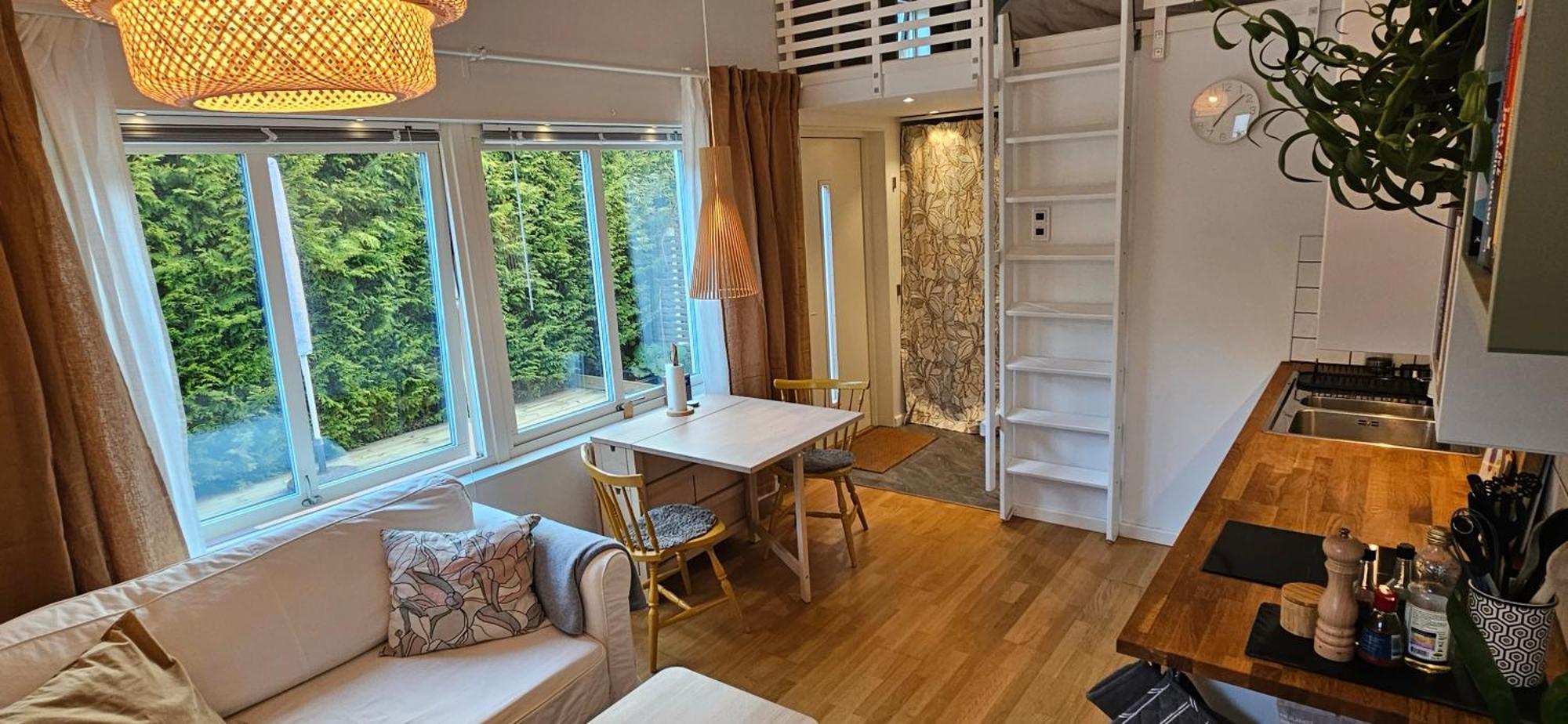 Tiny Grey House With Loft, 15 Min From City Center Gotemburgo Exterior foto